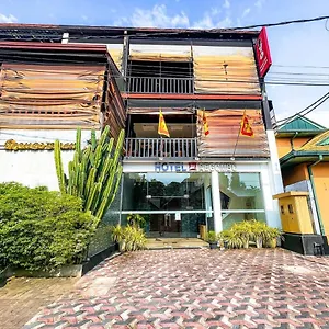 3* Hotel 198